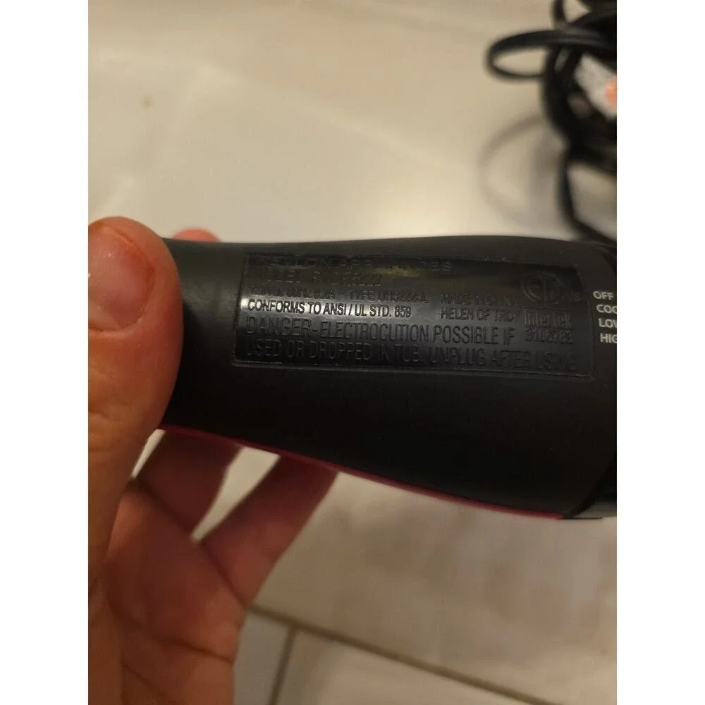REVLON One-Step Hair Dryer‎ & Volumizer Titanium Max Edition RVDR5282 B3